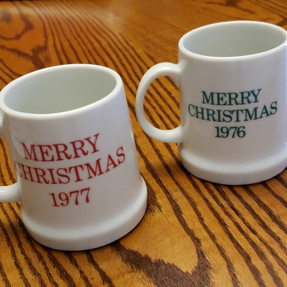 Vintage Peanuts Gang Christmas mugs - Picture 5 of 5